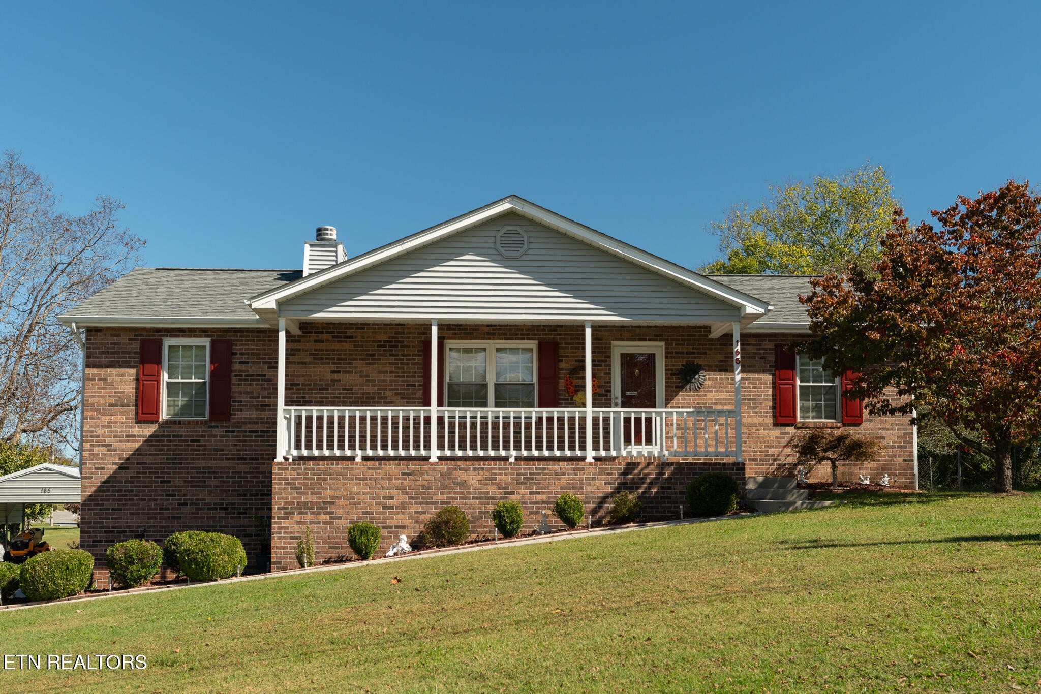 165 Vanderview Drive — photo