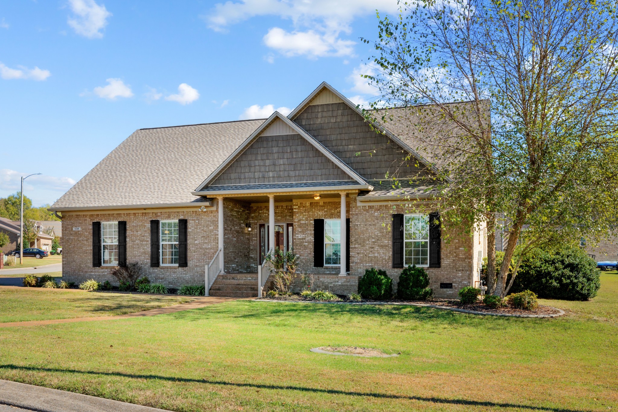 131 Hunters Glen Dr — photo