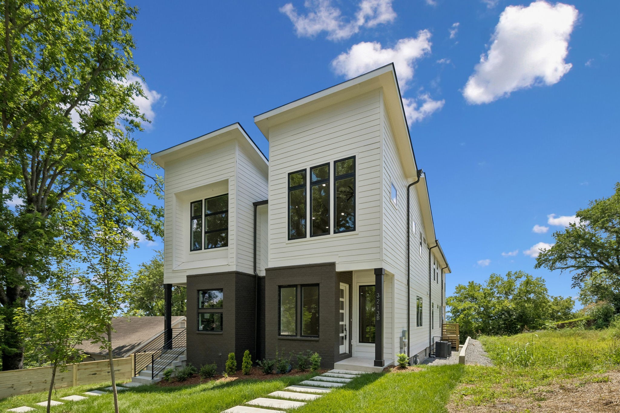 3213 Resha Ln Unit B — photo