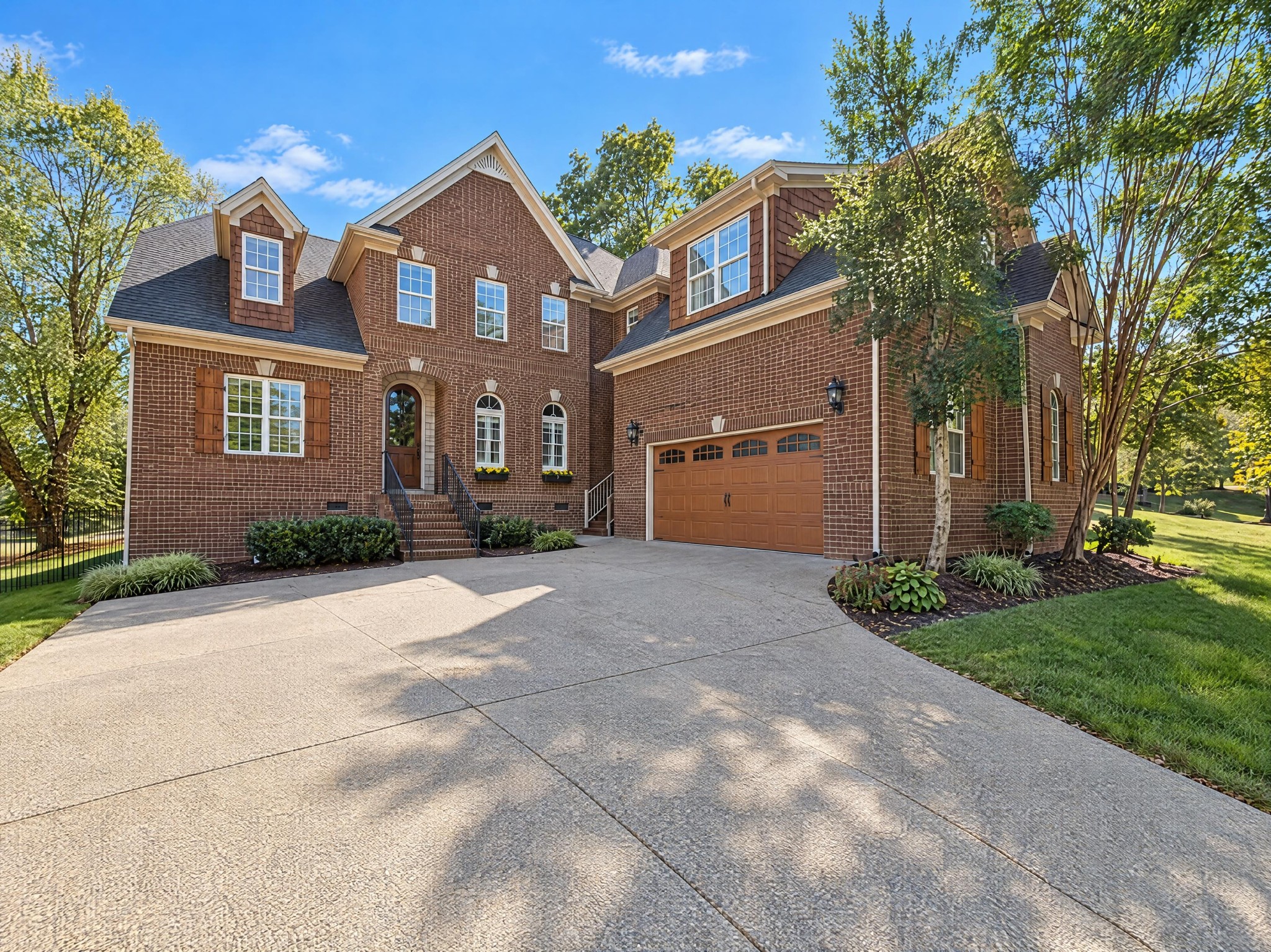 1013 Glessner Dr — photo