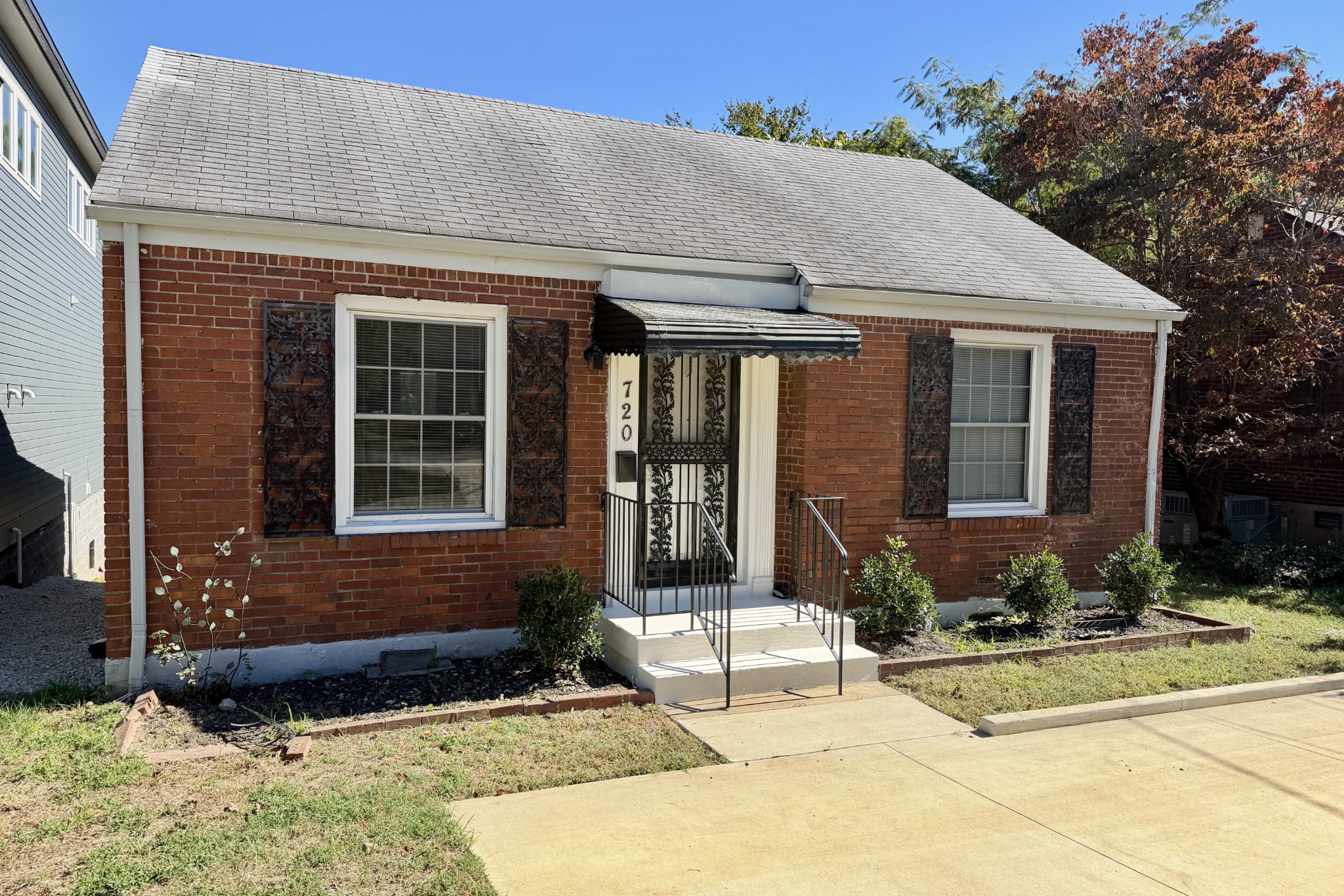 720 Groves Park Rd — photo