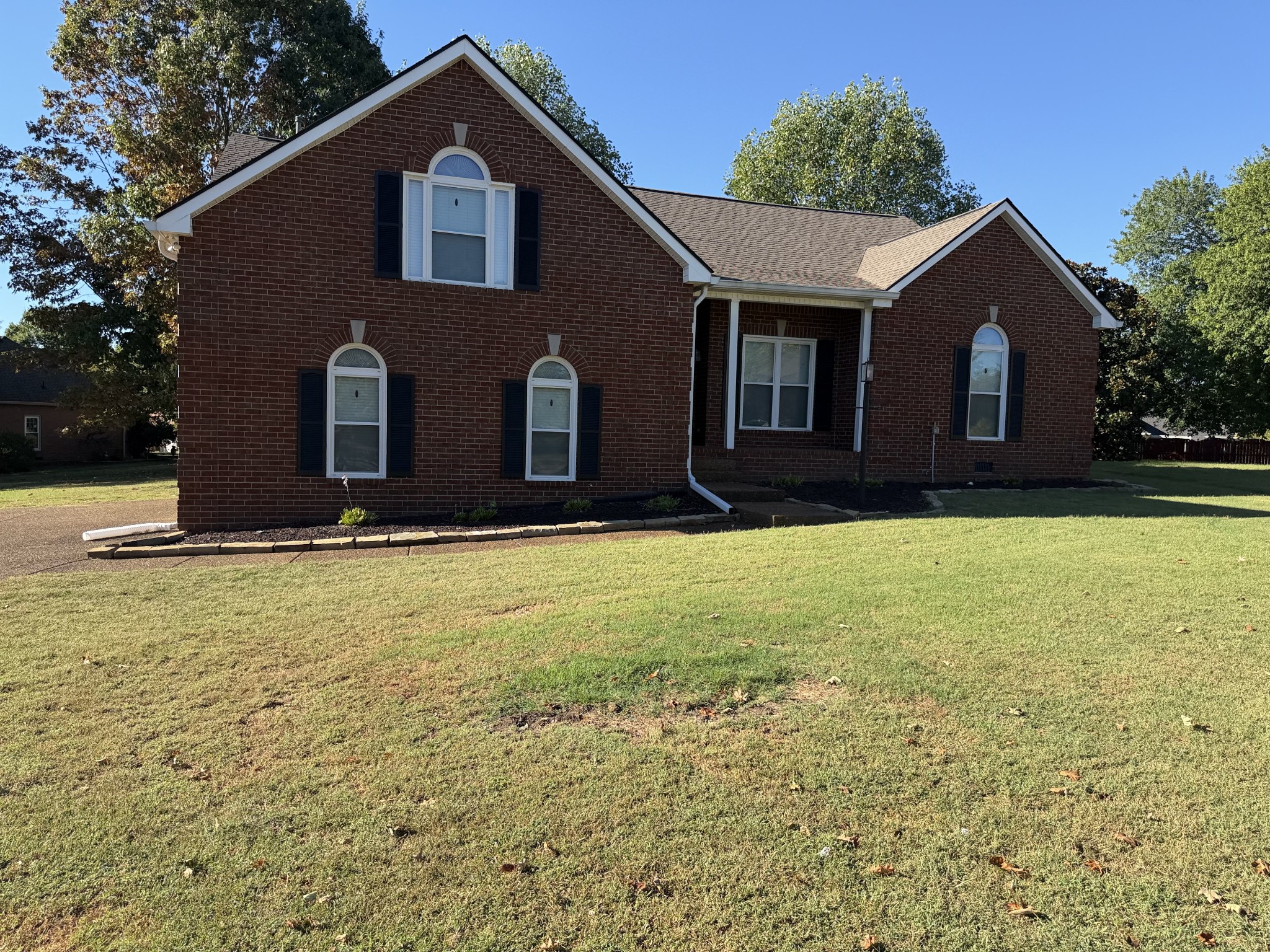 2738 Wales Ct — photo