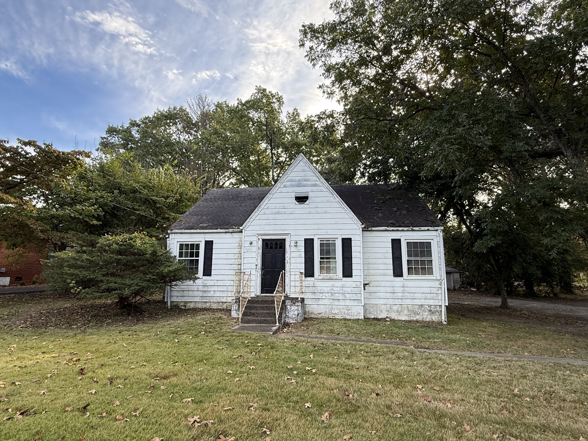 913 McArthur St — photo