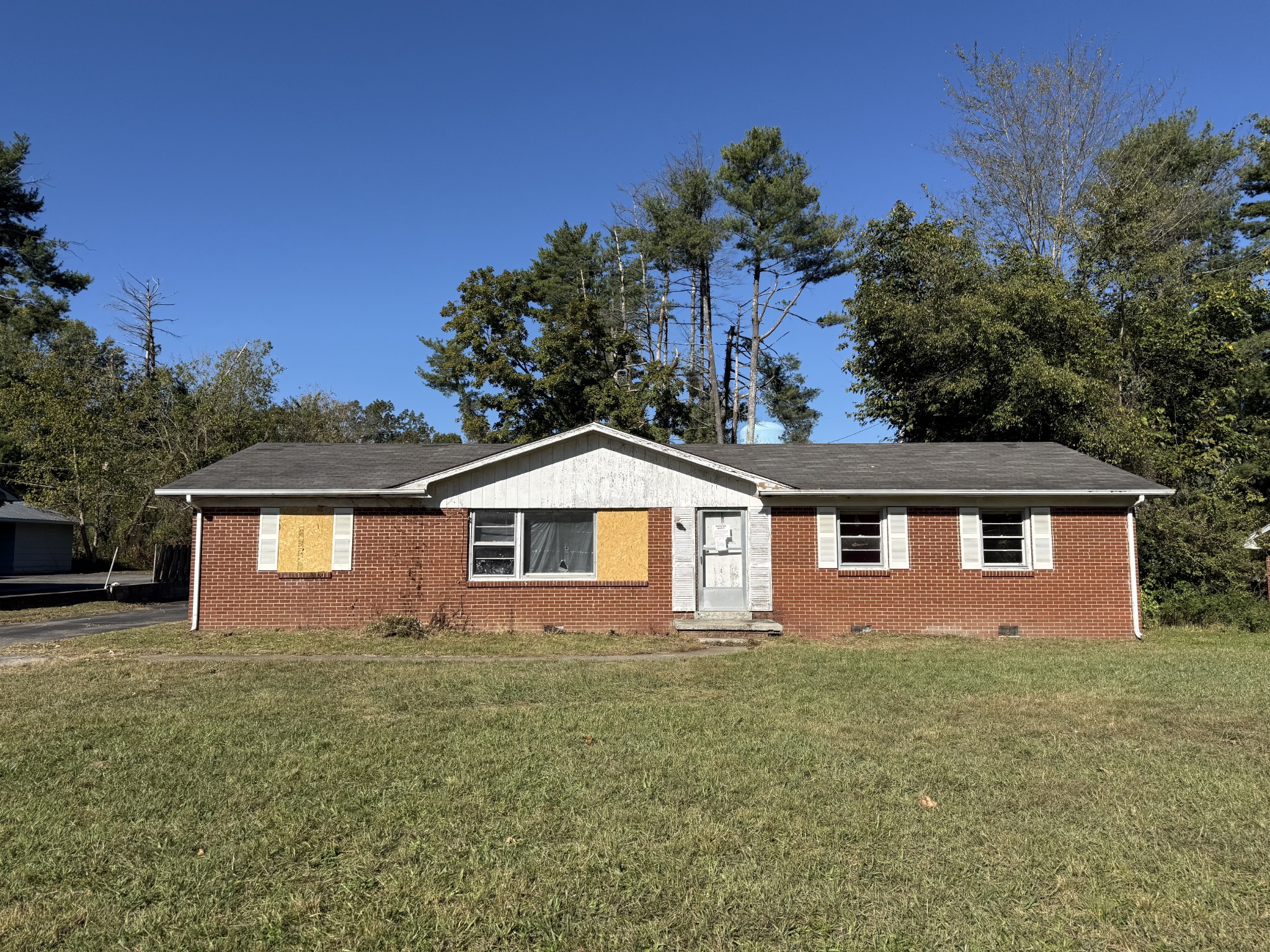 916 McArthur St — photo