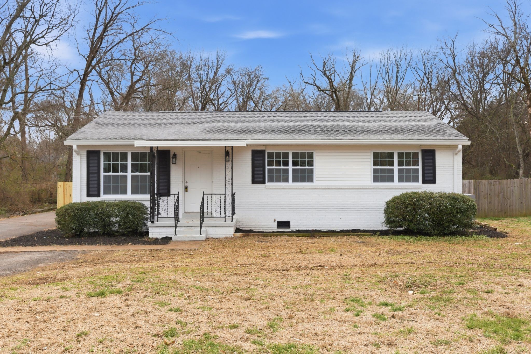 1806 Fern Dr — photo