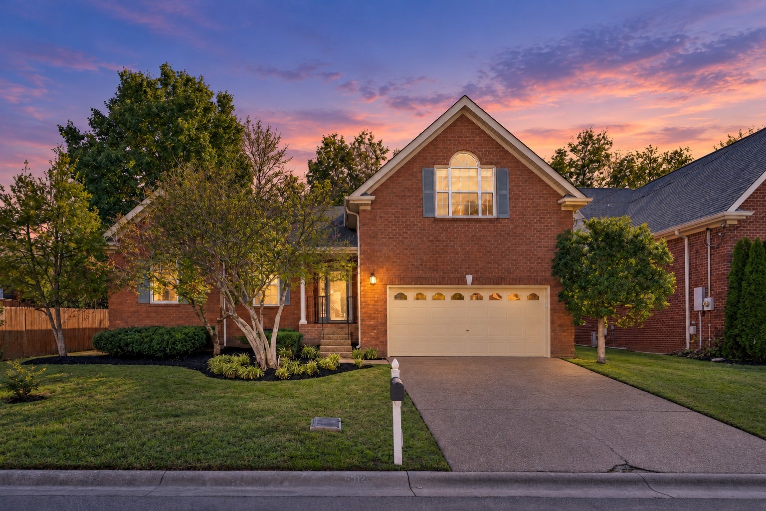 6312 Paddington Way — photo