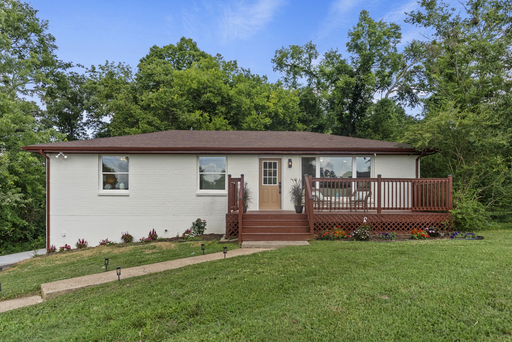 108 Greenlawn Dr — photo