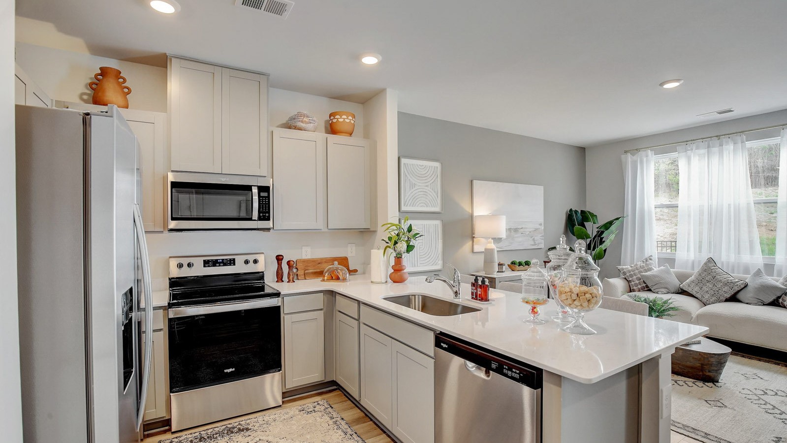 1327 Churchill Lane — photo