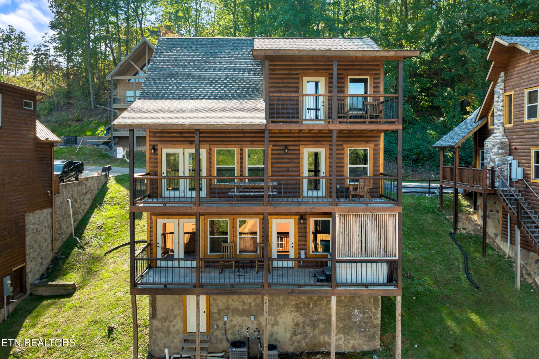 3307 Pine Peak Way — photo