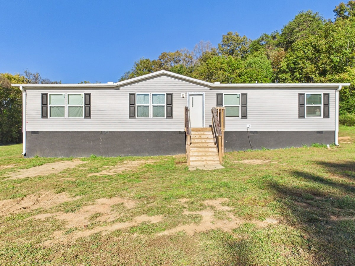 707 Saw Mill Rd — photo