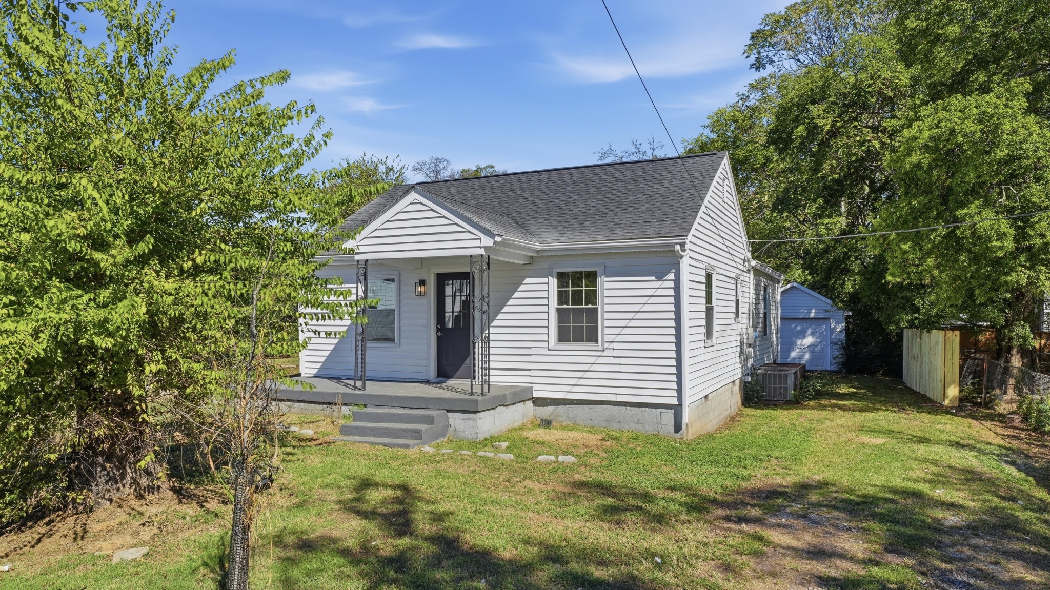 3208 Hydes Ferry Rd — photo