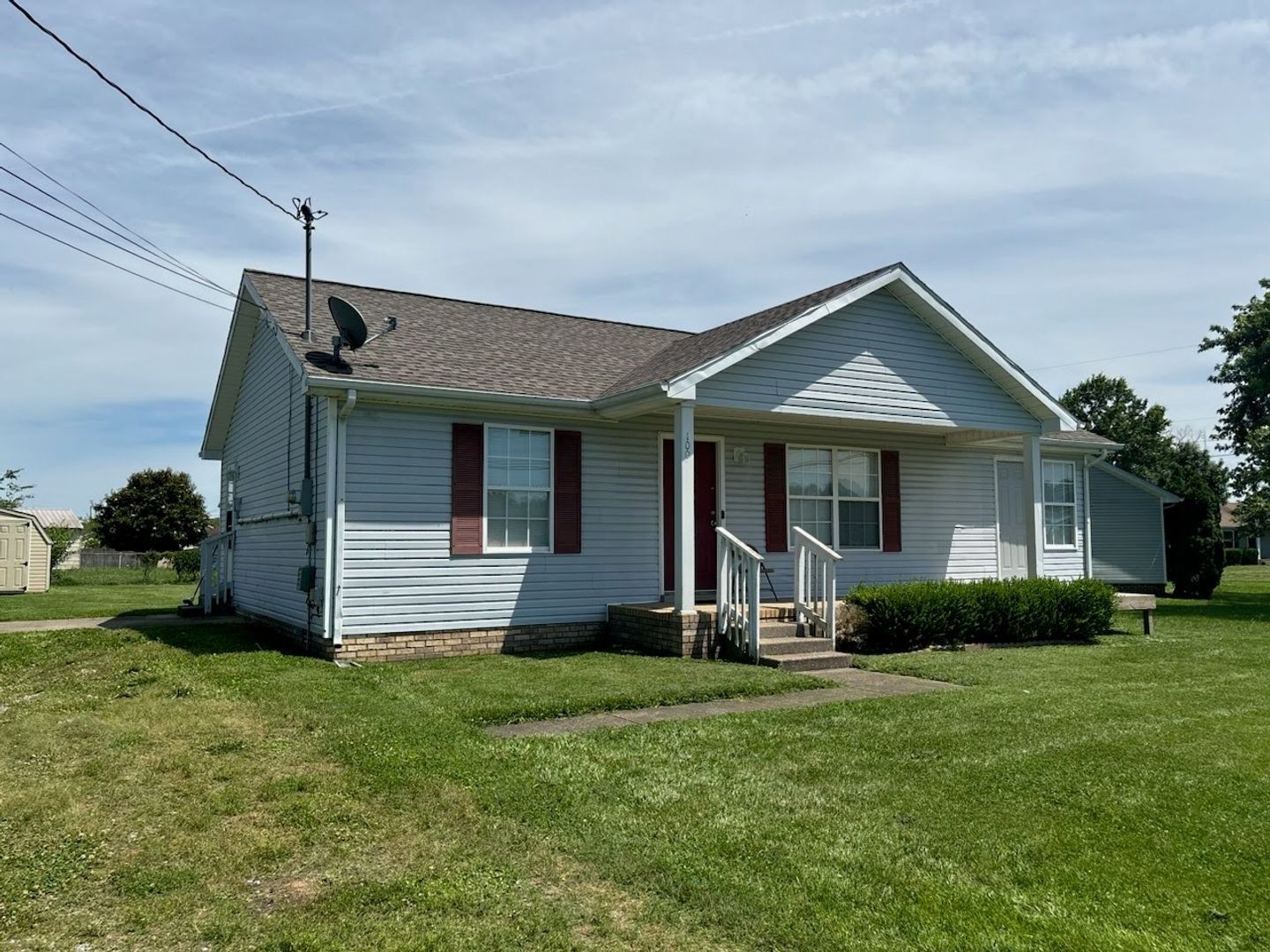 100 Waterford Dr — photo
