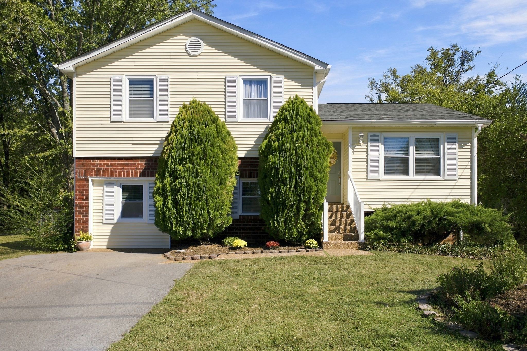 131 Arsenal Dr — photo