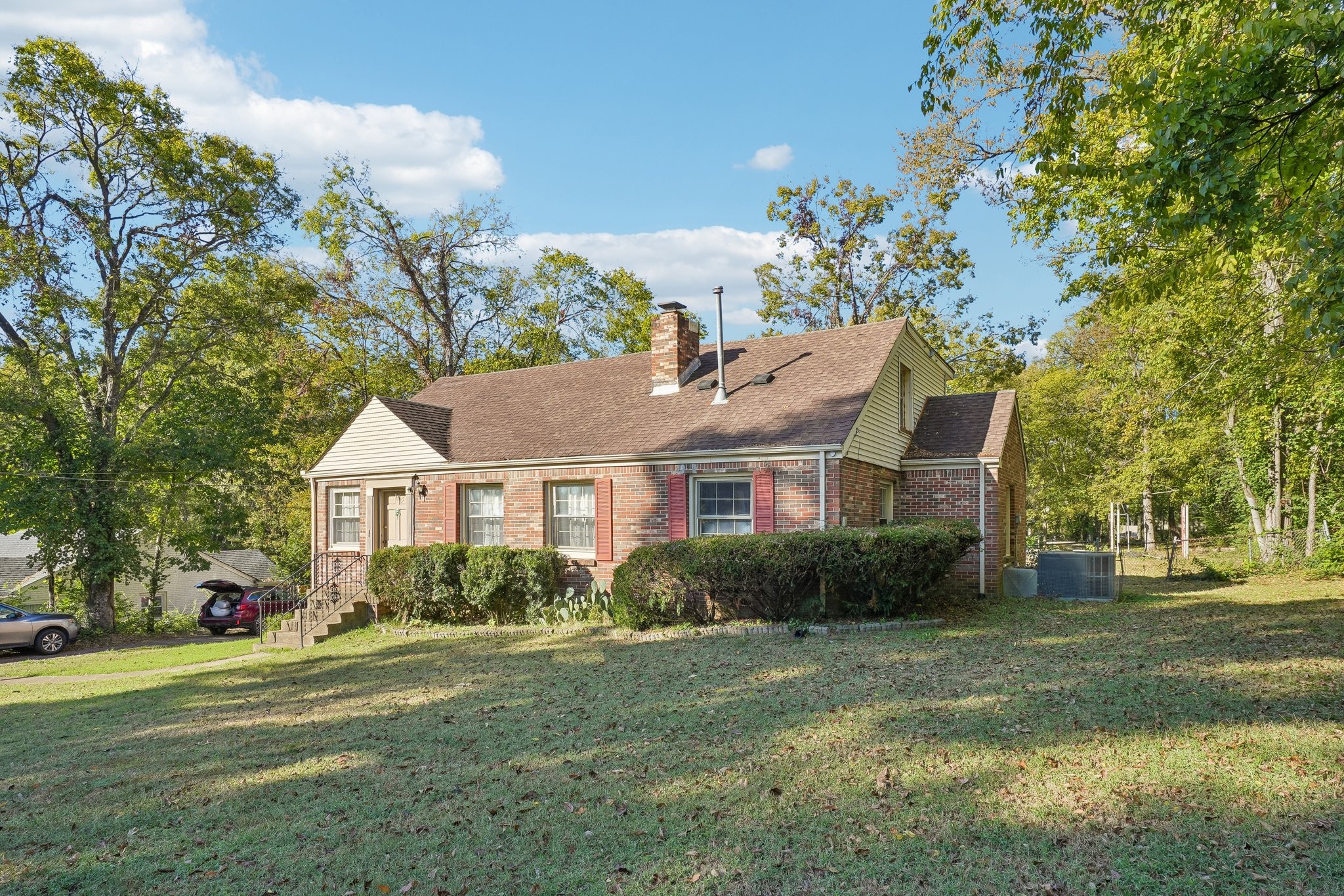 124 W Marthona Rd — photo