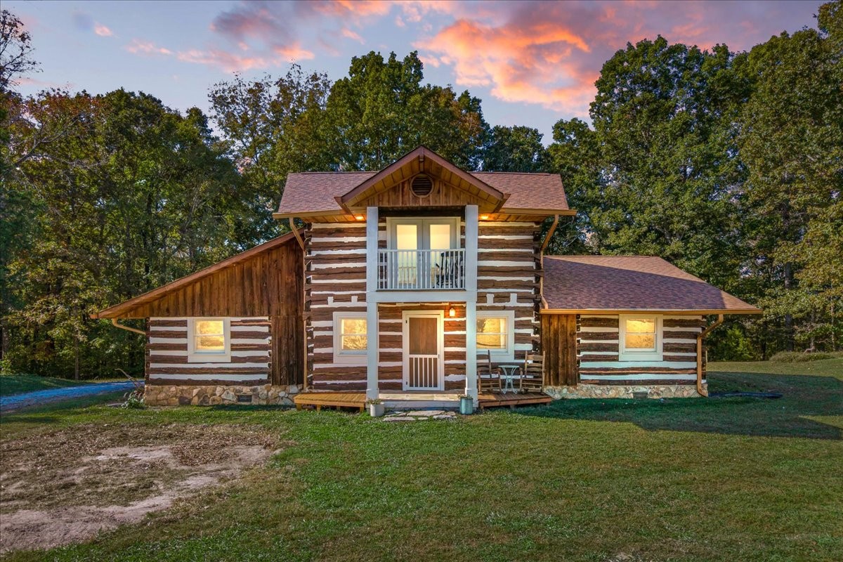 360 Woods Hollow Rd — photo