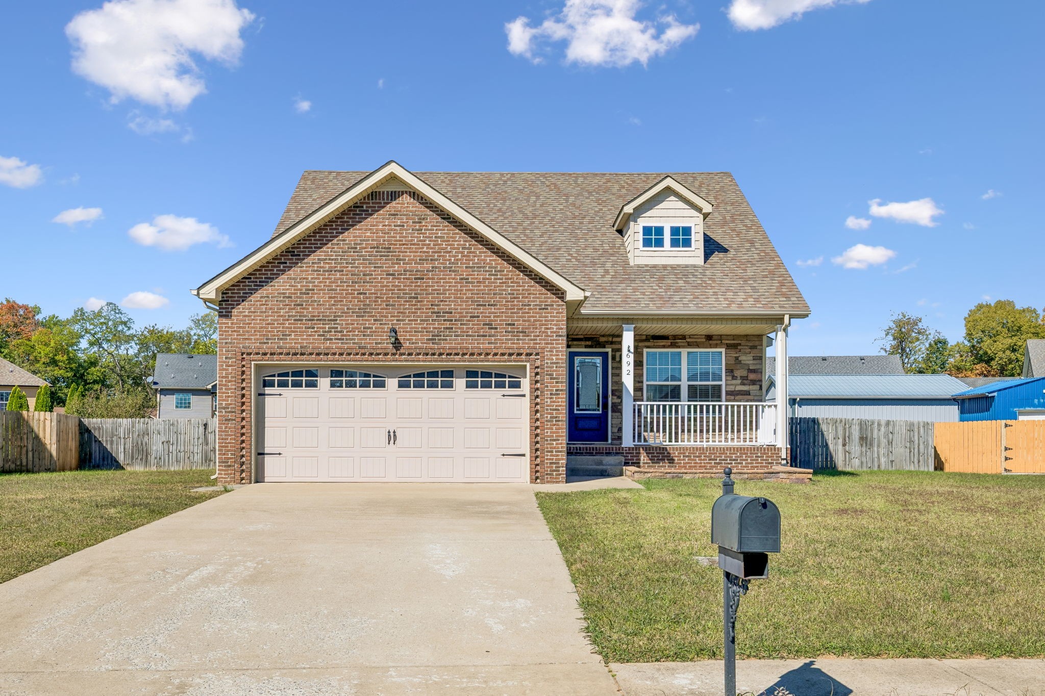 692 Crestone Ct — photo