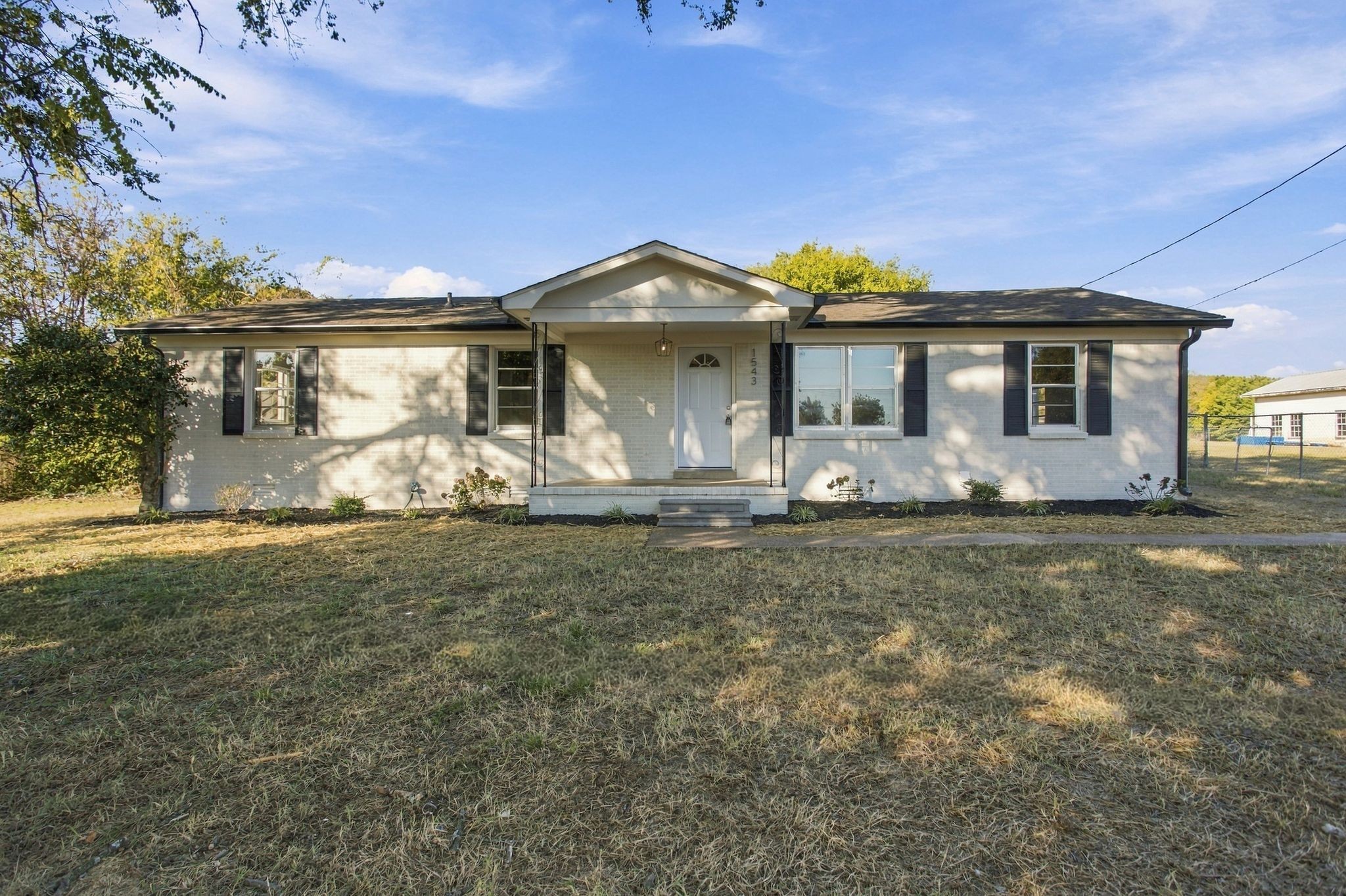 1543 E Burt Dr — photo