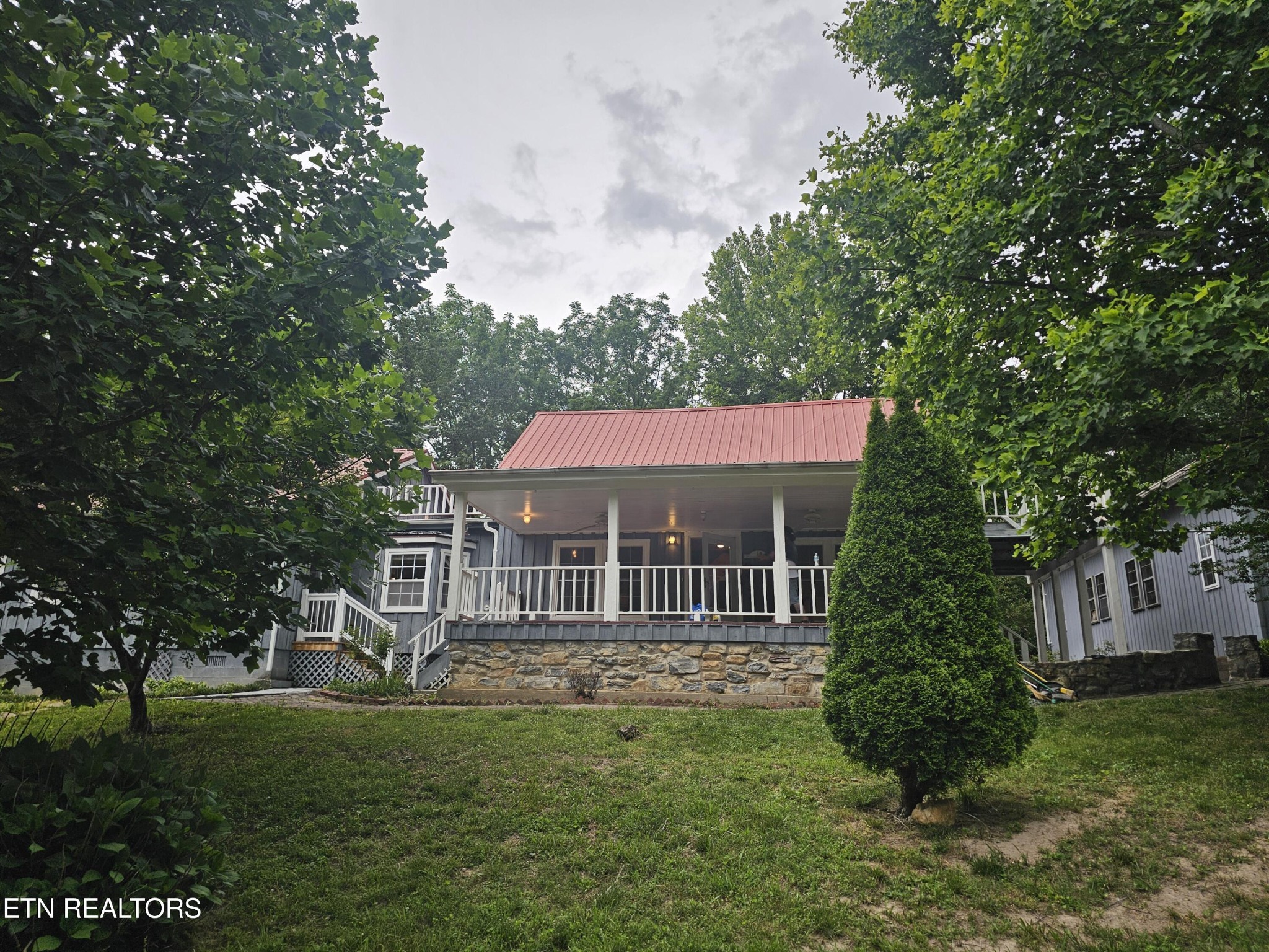 925 Tweed Springs Rd — photo