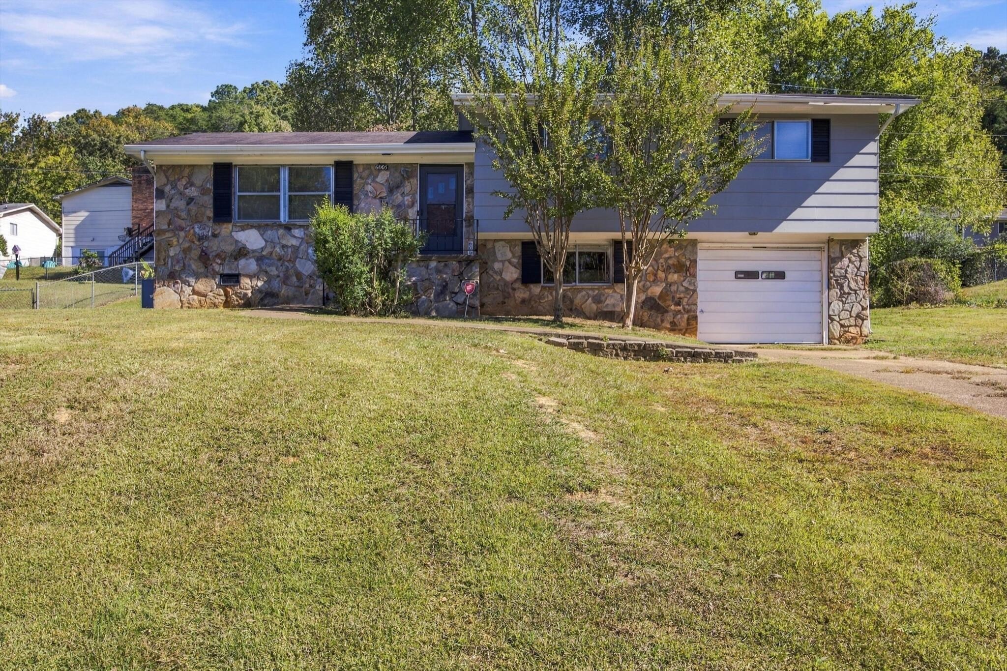 6005 Hillcrest Drive — photo