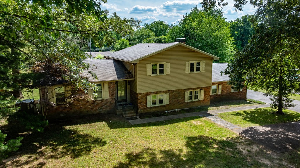 129 Country Club Ln — photo
