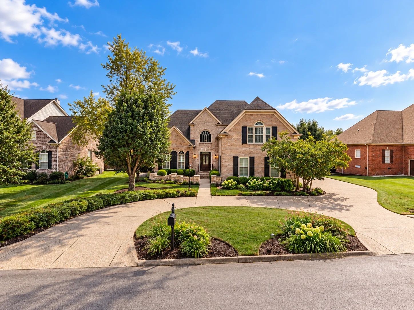 2405 Deerbourne Dr — photo