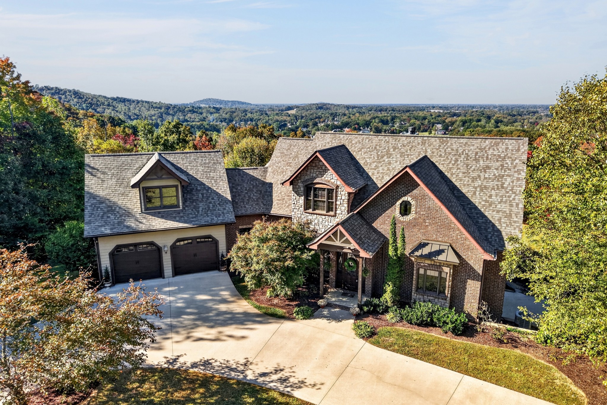 1611 Plantation Cir — photo