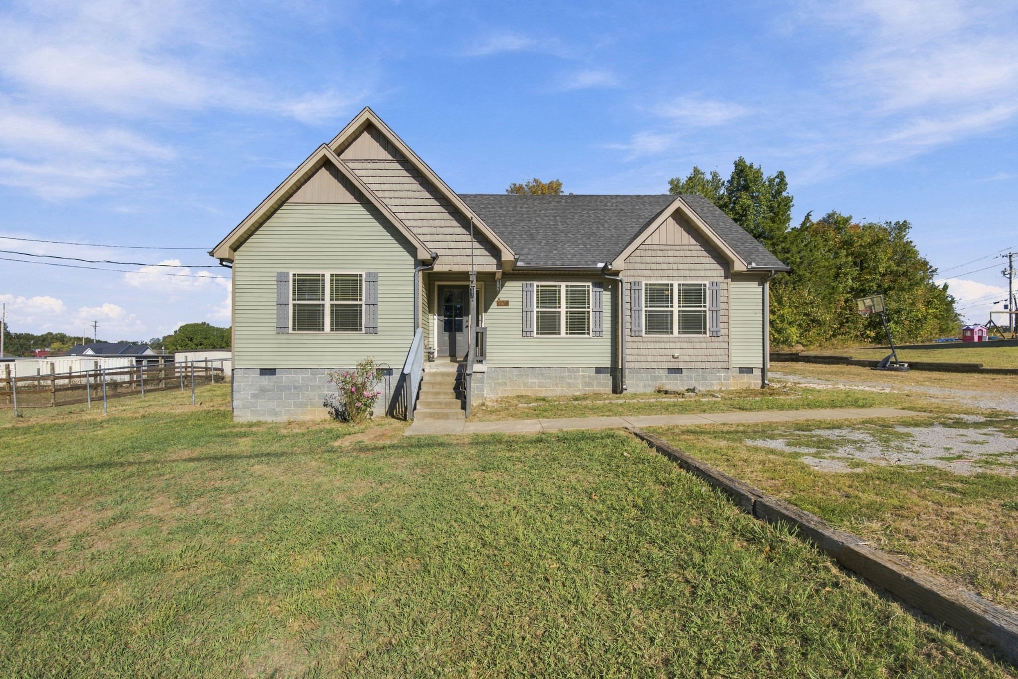 107 Southview Dr — photo