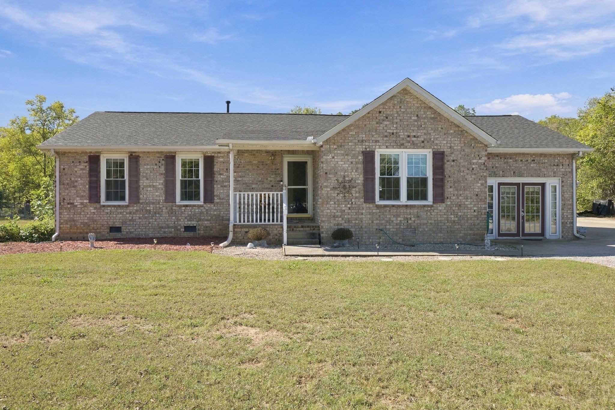 114 Clifford Ct — photo