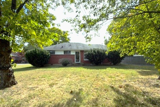 445 McMurray Dr — photo
