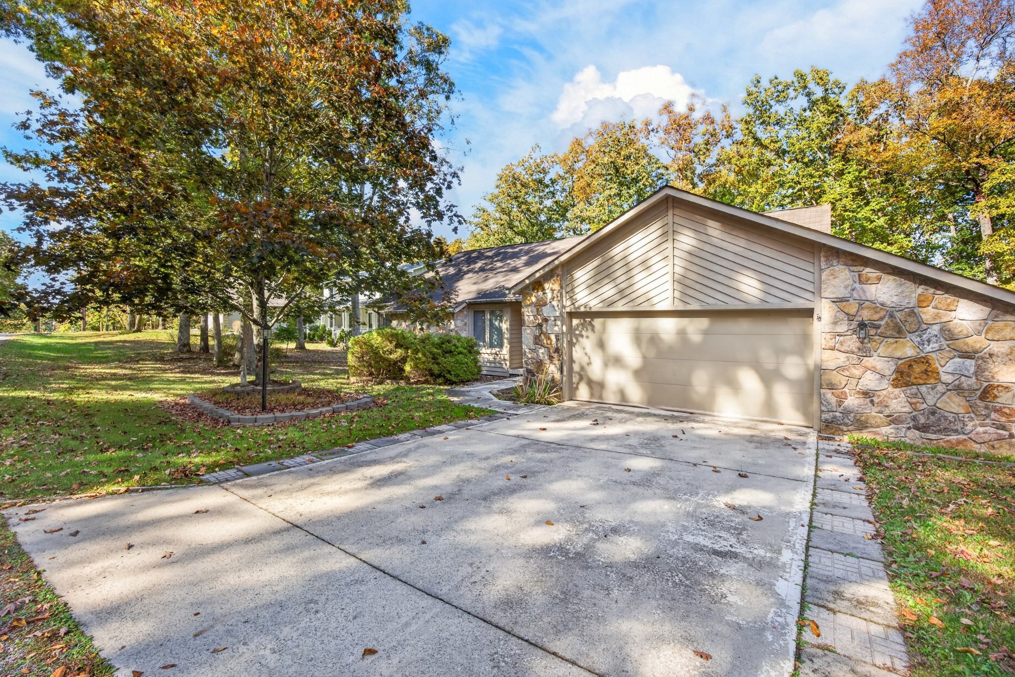 116 Rolling Green Dr — photo