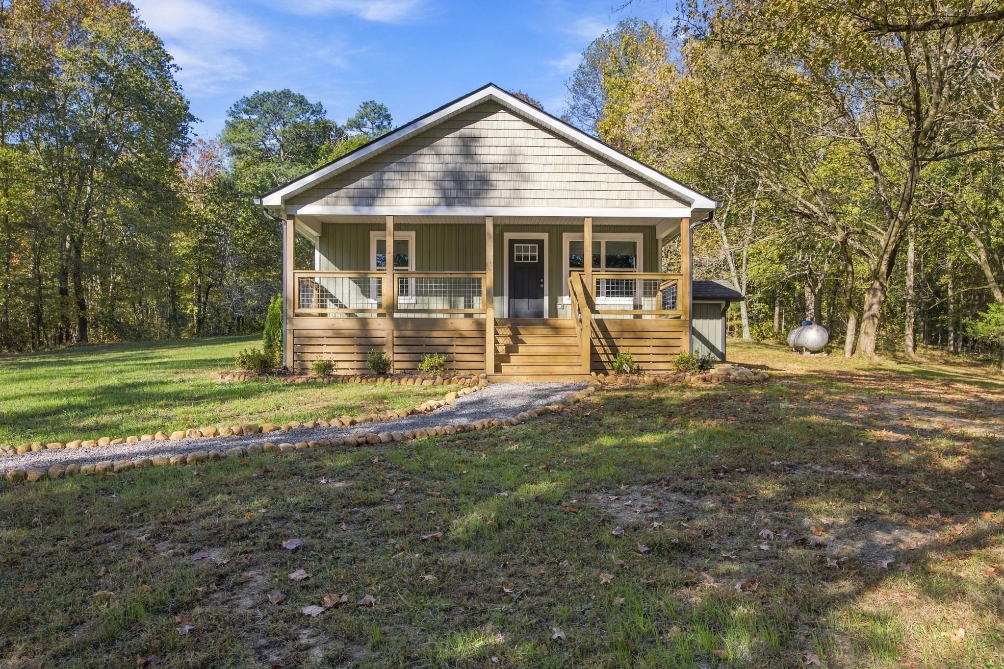 1013 Hotwater Road — photo