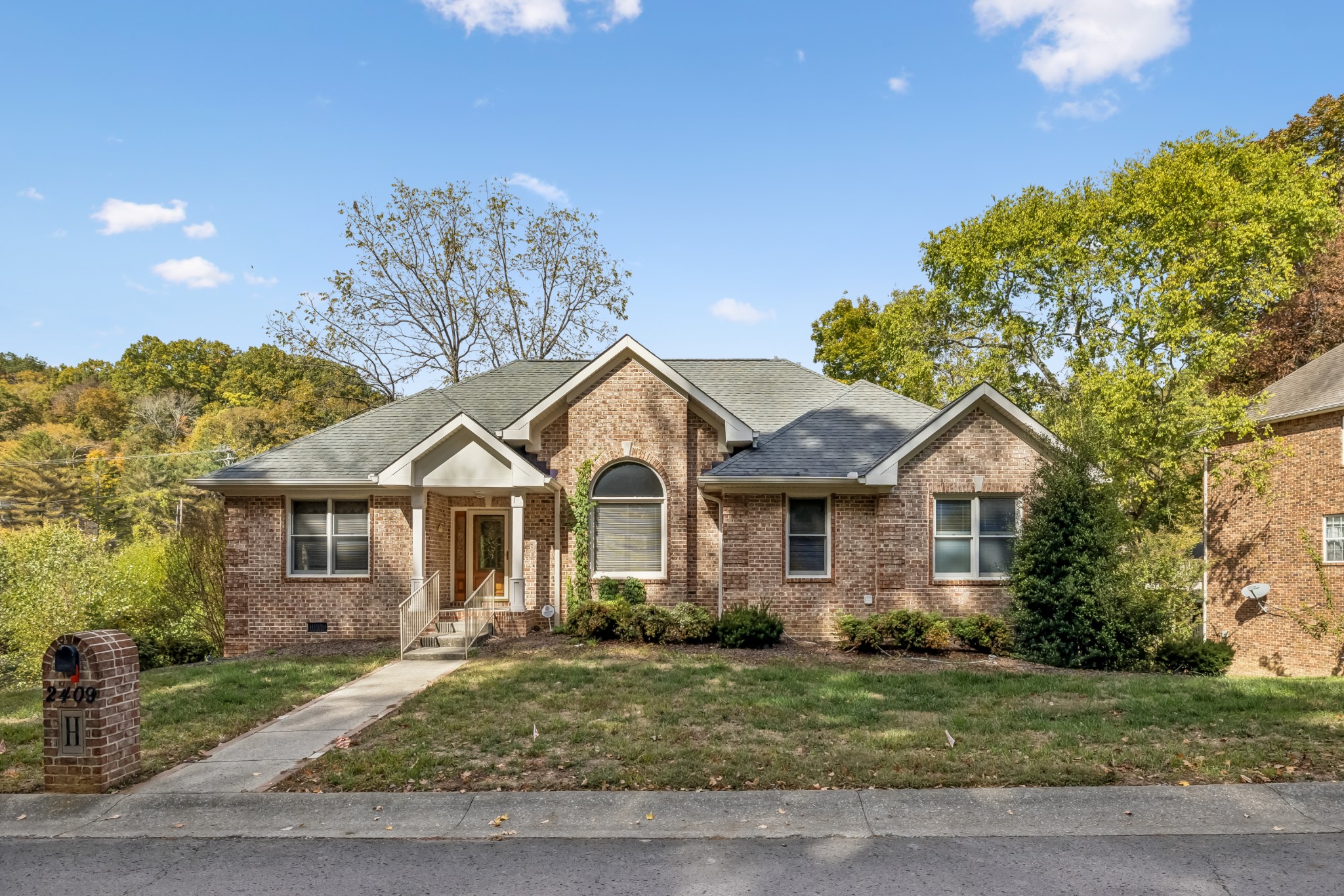 2409 Devon Valley Dr — photo