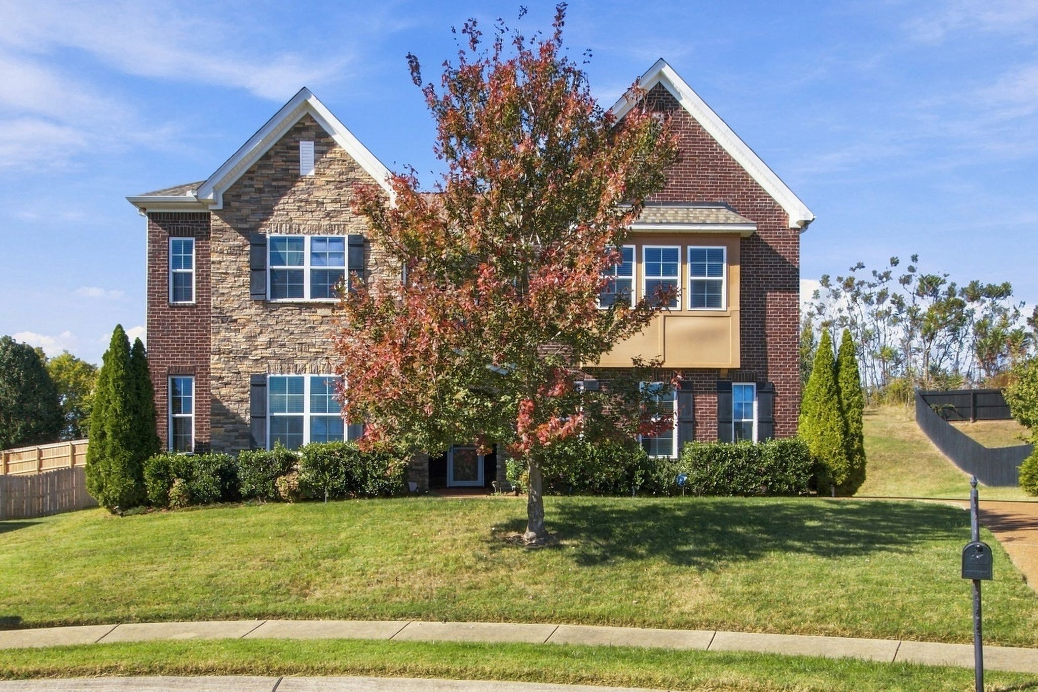 2309 Dewey Dr — photo