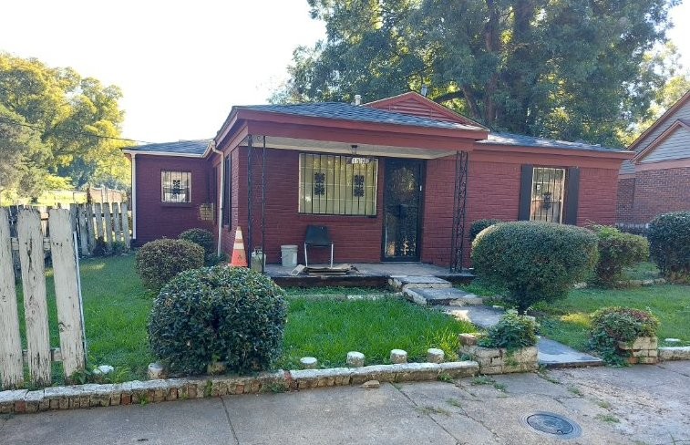 1594 Patton St — photo