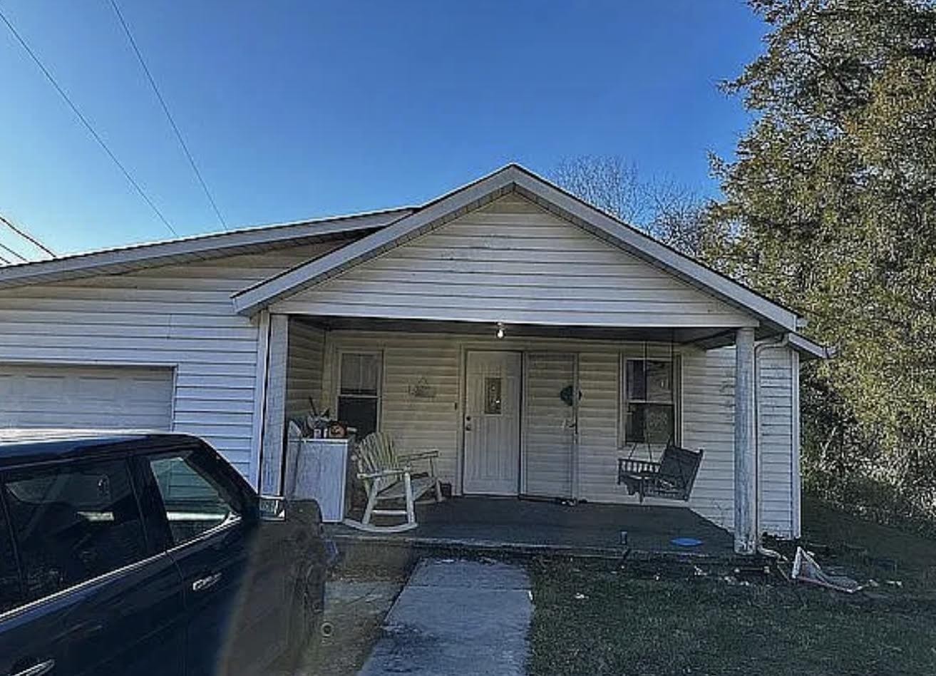 123 Alice Dr — photo