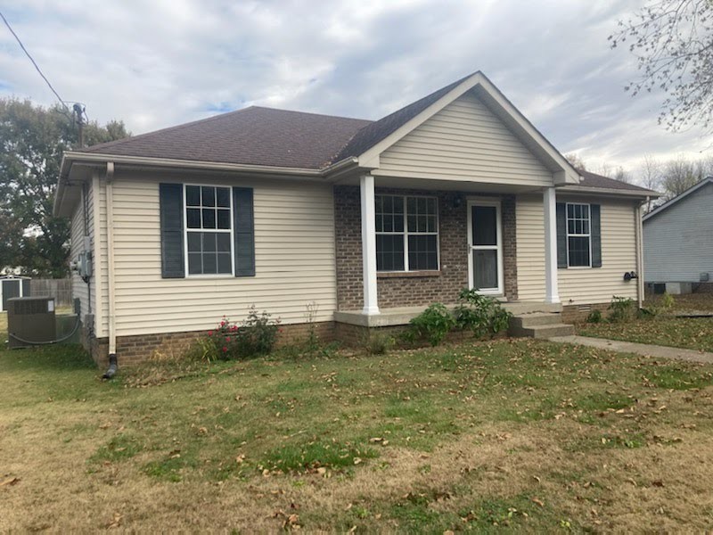 219 Tobacco Rd — photo
