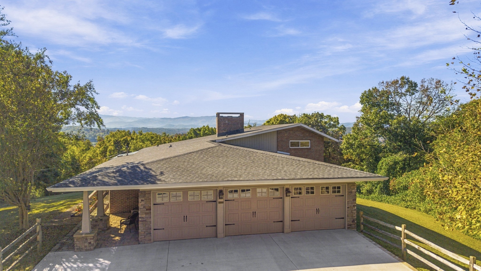 430 Burridge Dr — photo