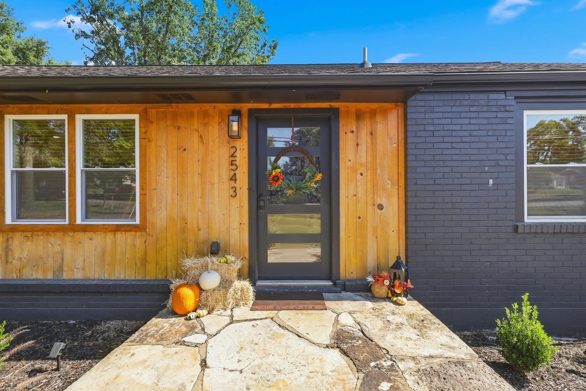 2543 Woodberry Dr — photo