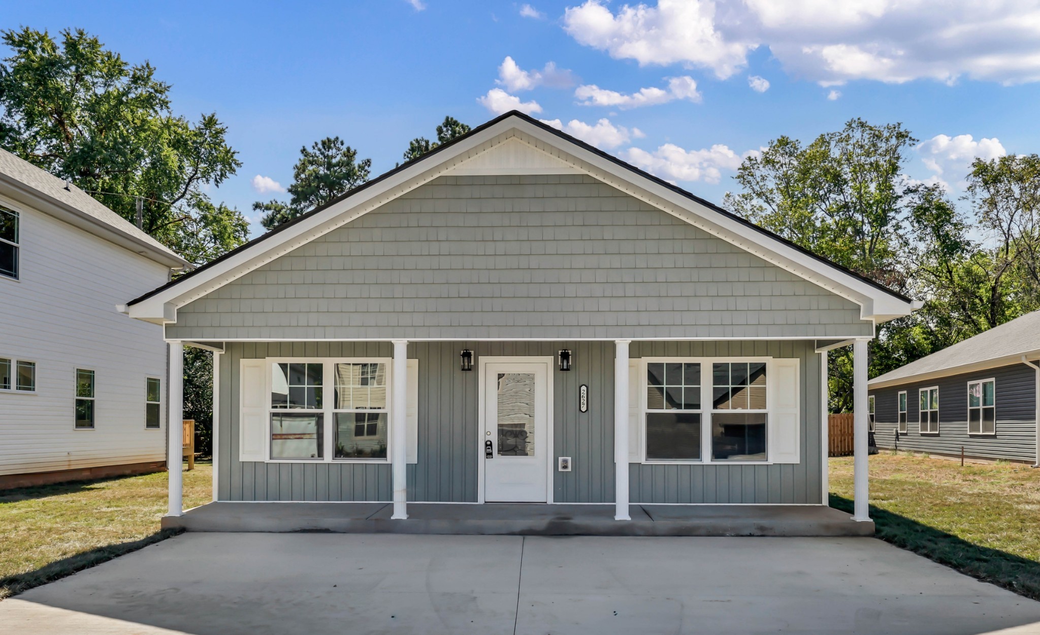 2627 Scott Dr — photo
