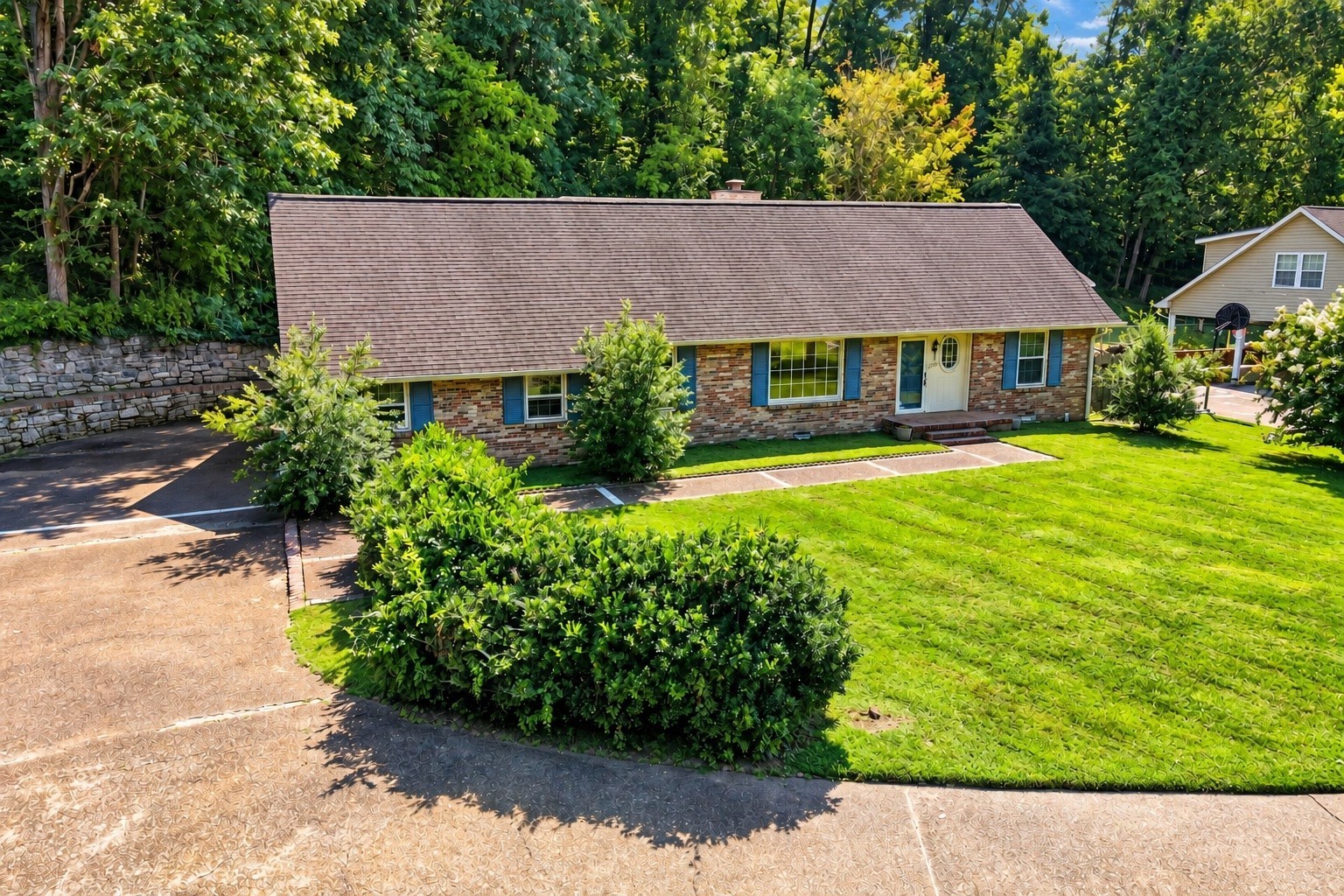 2739 Windemere Dr — photo