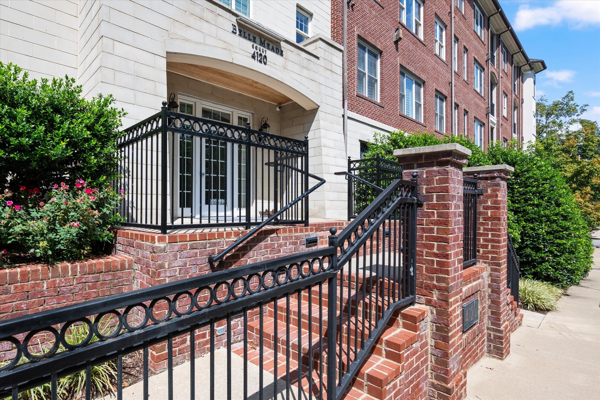 4120 Ridgefield Dr Unit 301 — photo