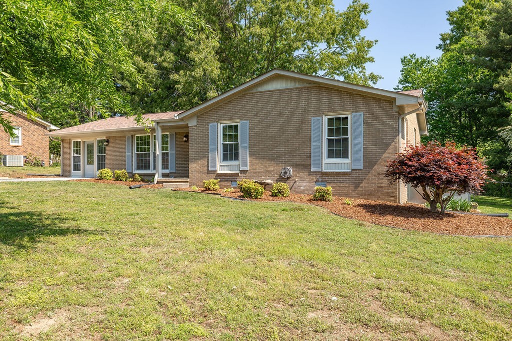1606 Whippoorwill Dr — photo