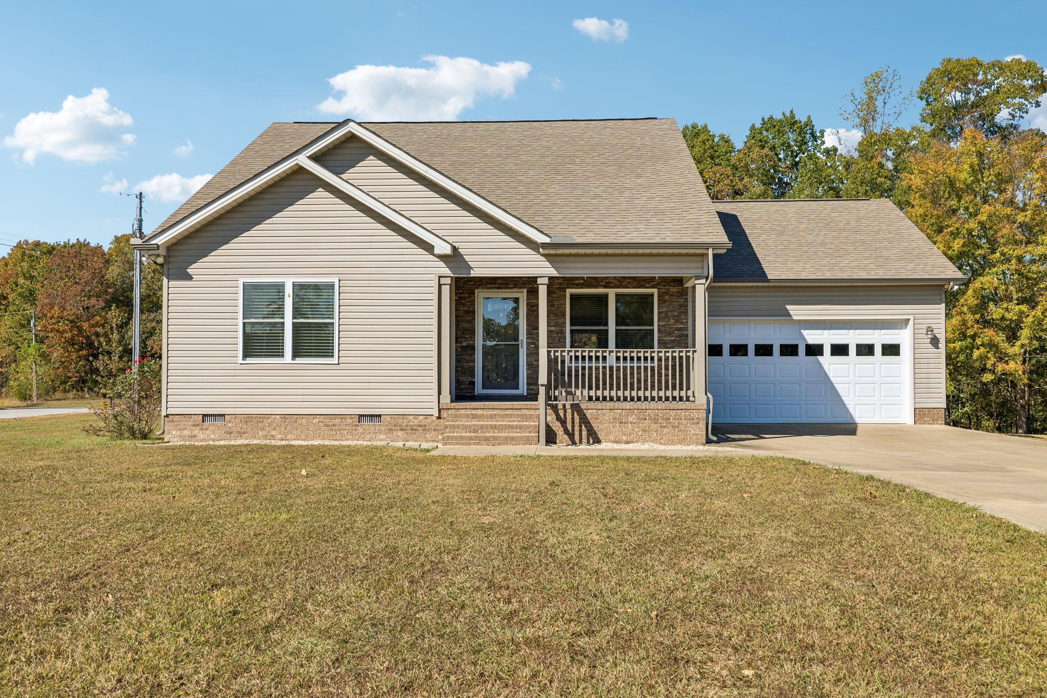 151 Poling Dr — photo