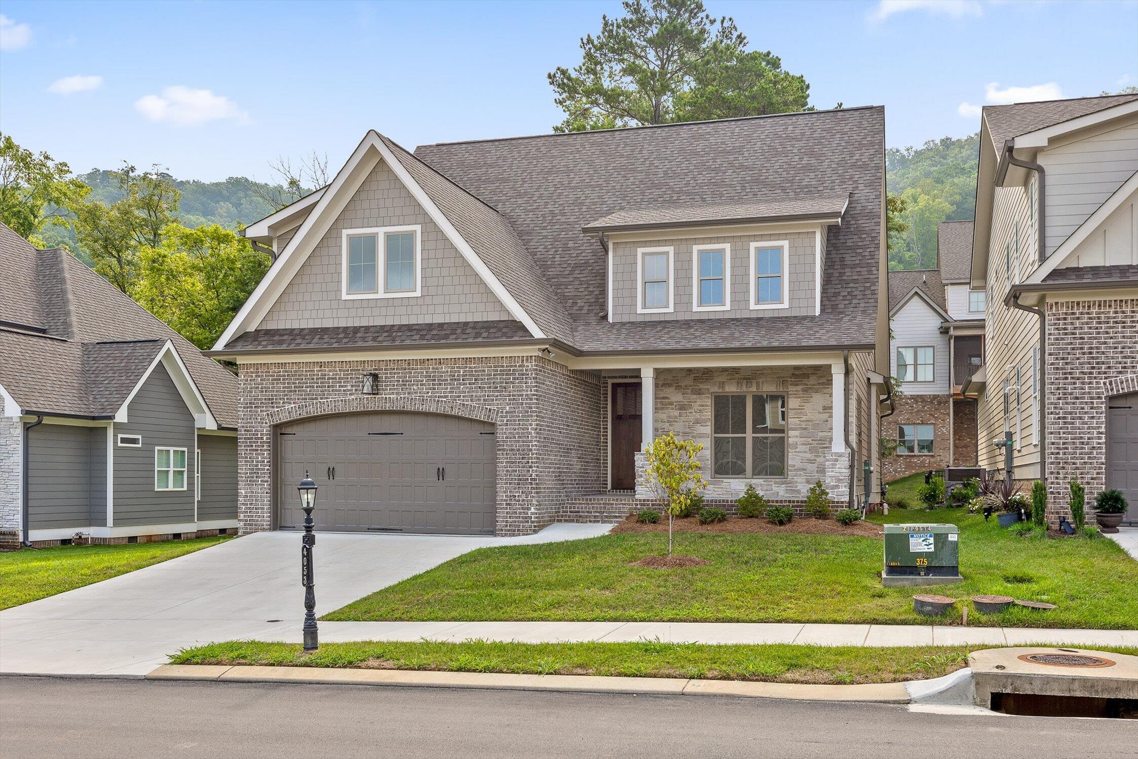 4053 Barnsley Loop — photo