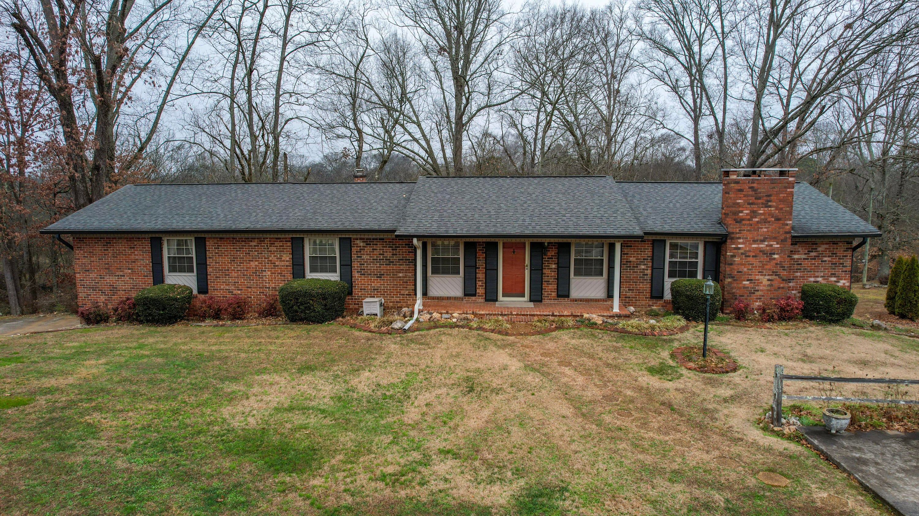 2475 Villa Drive NW — photo