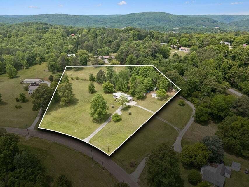1484 Blythe Ferry Road — photo