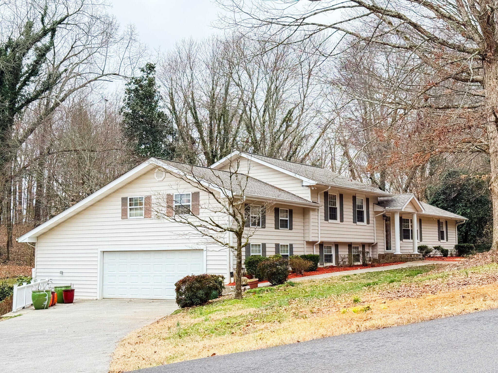 1515 Crestway Drive — photo