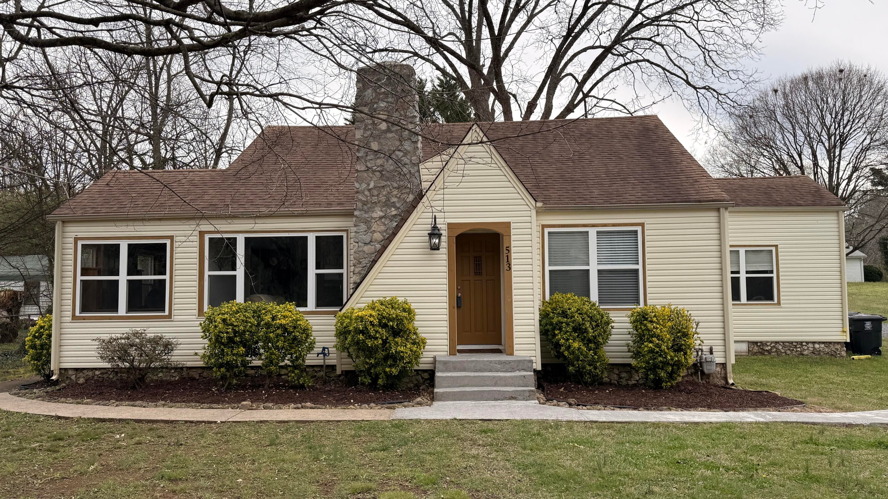513 Oak Street — photo