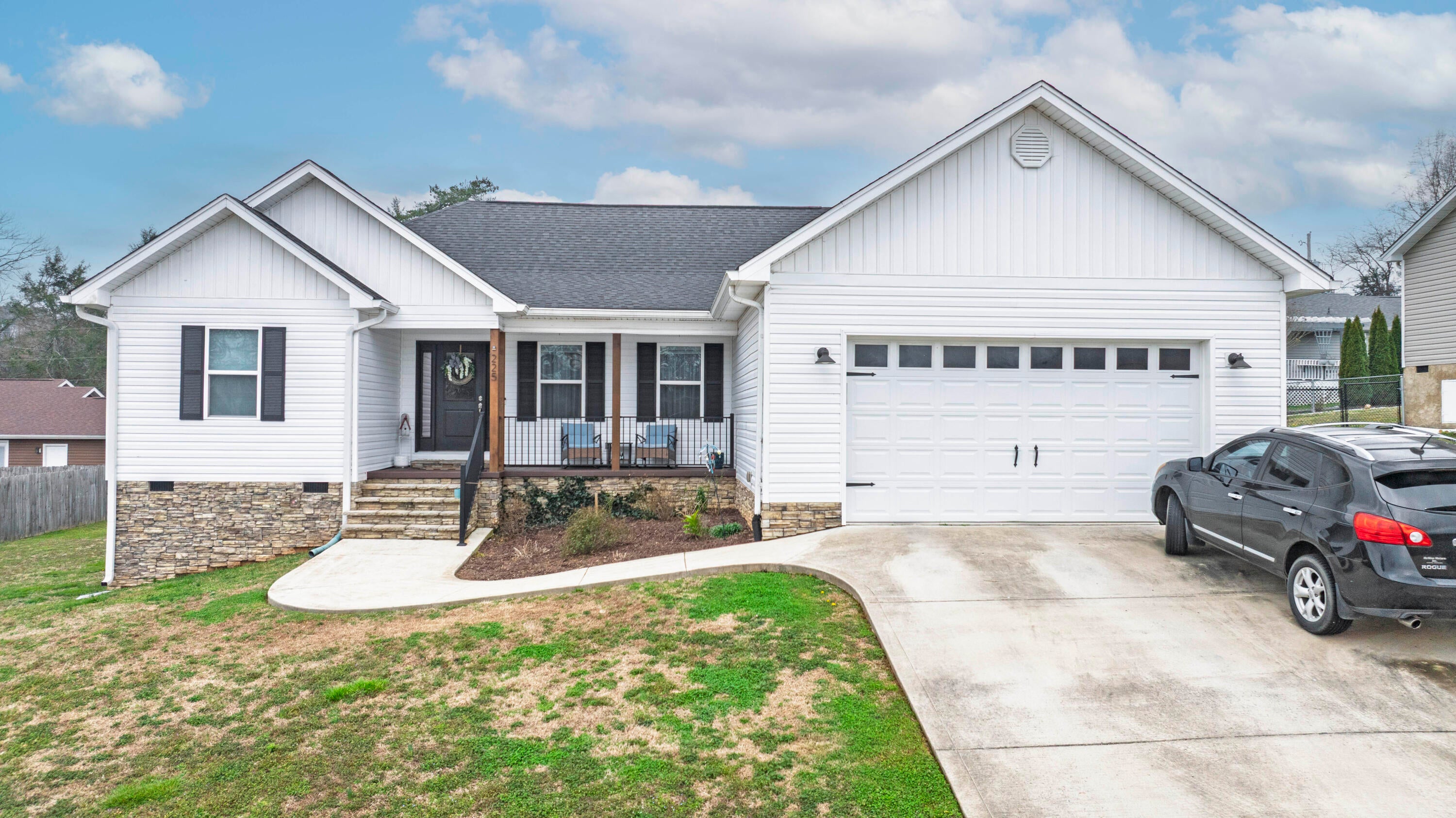 225 Foothills Drive — photo
