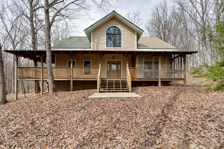 547 Hughes Road SE — photo